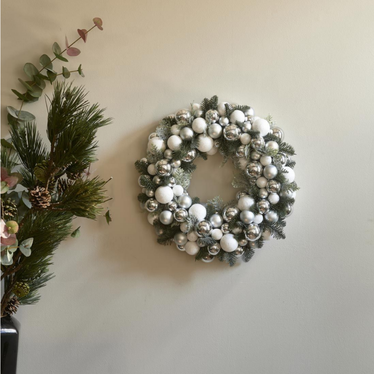 Perfect Serenity Wreath Dia 43 cm